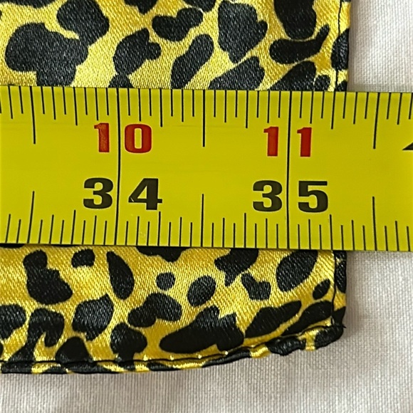 R-2246-Women’s Scarf Yellow Gray And Cream Colors NWT - Picture 4 of 9